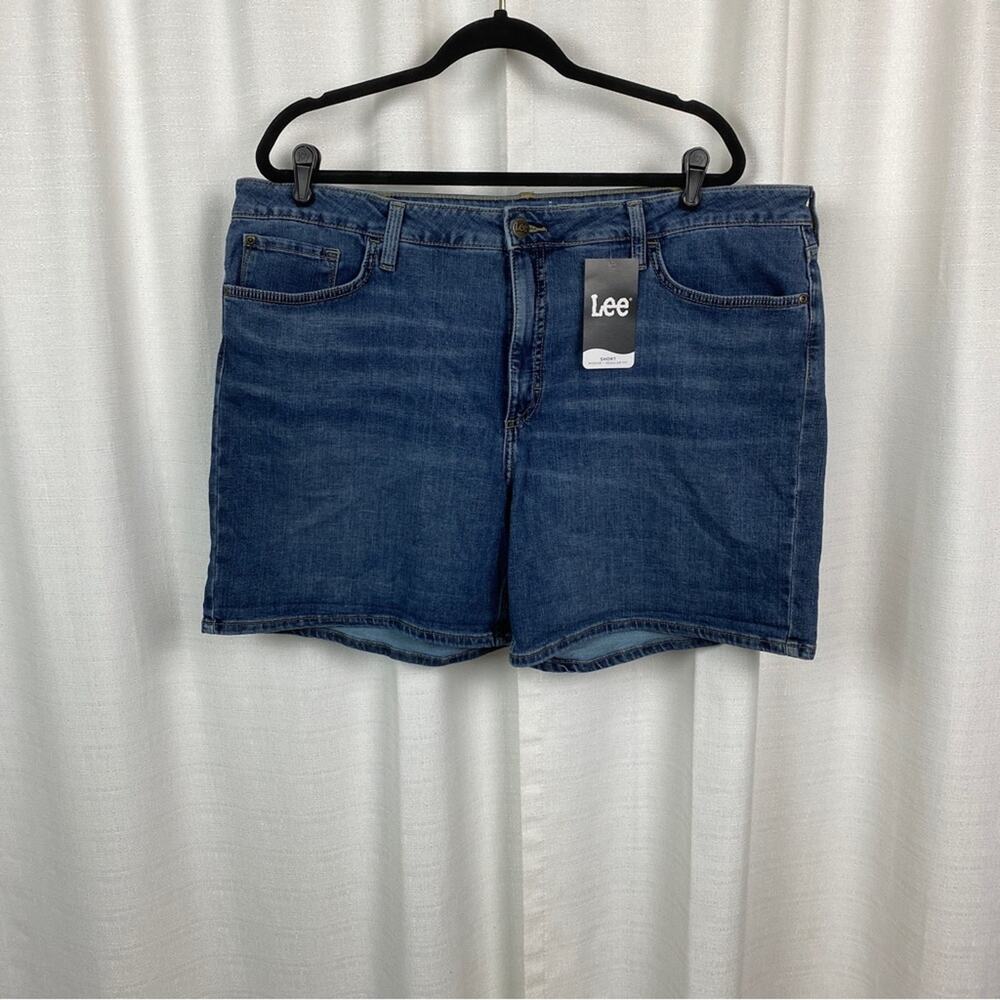 Lee Mid Rise Regular Fit Denim Shorts Sz.22W NWT